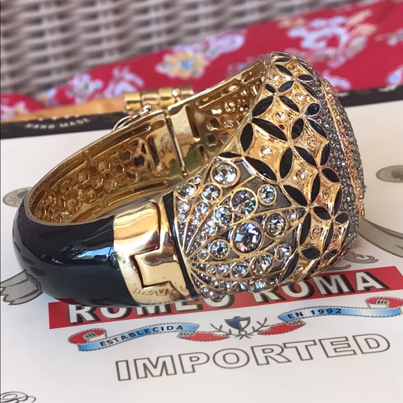 Fabulous vintage black enamel and faux diamond bracelet. - Picture 4 of 11